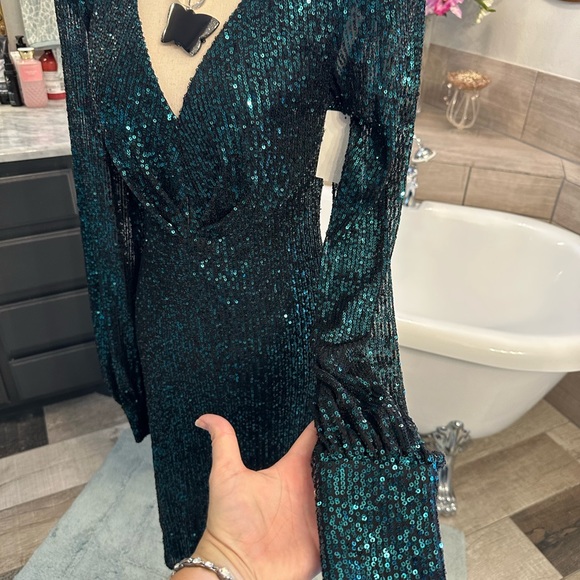 Ieena Mac Duggal Emerald Sequin Green Dress With Long Sleeves Gold Buttons 6 - Picture 12 of 15